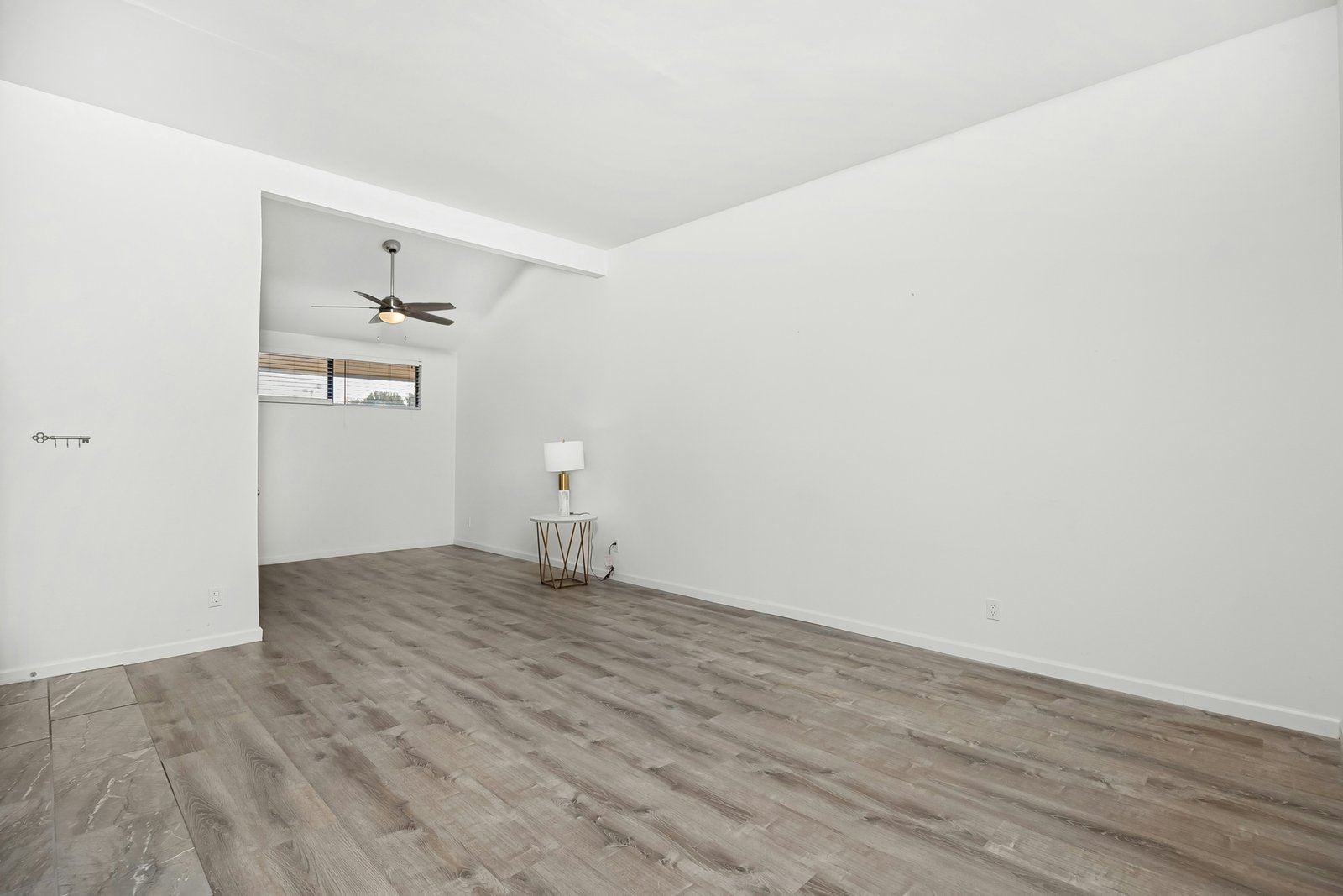 Heizkreisverteiler einer Fußbodenheizung mit mehreren Rohranschlüssen